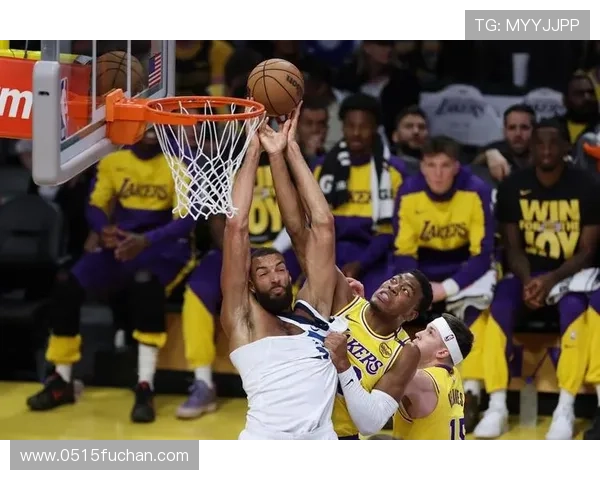 里夫斯压哨三分绝杀 湖人险胜森林狼迎来四连胜